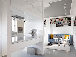 Mieszkanie Muranów - Mały biały salon z kuchnią, styl nowoczesny - zdjęcie od Grupa Żoliborz