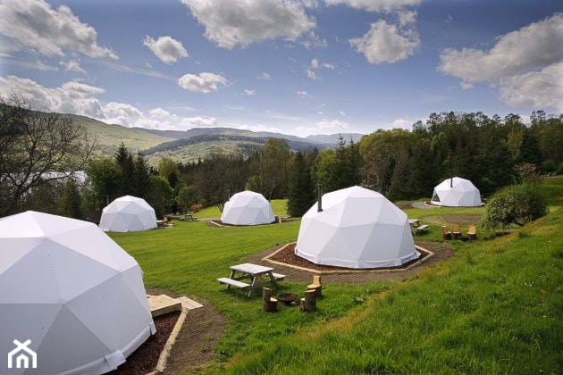 Domki glampingowe w Loch Tay firmy Polidomes - zdjęcie od Polidomes International