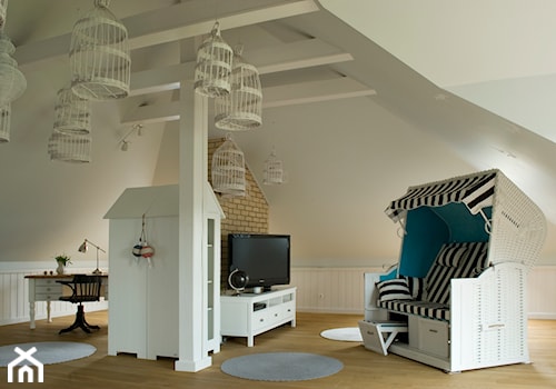PLAŻOWO - Salon, styl tradycyjny - zdjęcie od Nest Interiors
