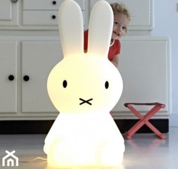 Aranżacje wnętrz - Pokój dziecka: Lampa króliczka Miffy XL - Mr Maria - NordicStudio. Przeglądaj, dodawaj i zapisuj najlepsze zdjęcia, pomysły i inspiracje designerskie. W bazie mamy już prawie milion fotografii!