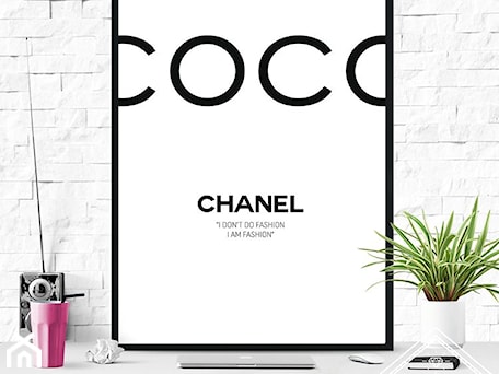 Aranżacje wnętrz - Salon: Plakat Coco Chanel - mili.art.shop. Przeglądaj, dodawaj i zapisuj najlepsze zdjęcia, pomysły i inspiracje designerskie. W bazie mamy już prawie milion fotografii!