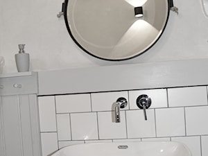 Łazienki - Mała na poddaszu bez okna łazienka, styl skandynawski - zdjęcie od GRACZDESIGN