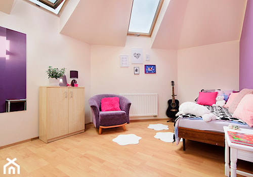 Mieszkanie na sprzedaż 03 - Duży beżowy fioletowy pokój dziecka dla nastolatka dla dziewczynki - zdjęcie od Piotr Arnoldes