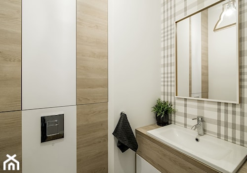 RYDYGIERA - Mała bez okna z lustrem łazienka - zdjęcie od Qbik Design