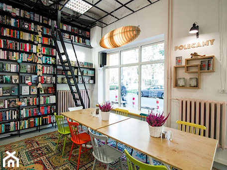 Aranżacje wnętrz - Wnętrza publiczne: BIK BOOK CAFE - Wnętrza publiczne - Qbik Design. Przeglądaj, dodawaj i zapisuj najlepsze zdjęcia, pomysły i inspiracje designerskie. W bazie mamy już prawie milion fotografii!
