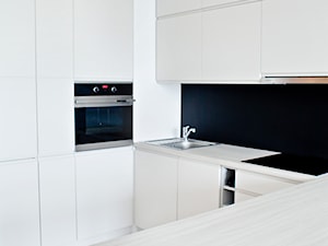 Ceglana łazienka + Kuchnia (Realizacja Hery) - Kuchnia - zdjęcie od Qbik Design