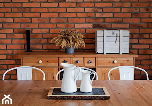 Ursynów - Średnia brązowa jadalnia w salonie - zdjęcie od Qbik Design