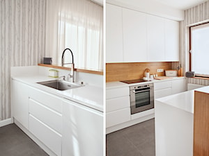 Średnia otwarta z zabudowaną lodówką kuchnia dwurzędowa z oknem, styl nowoczesny - zdjęcie od Qbik Design