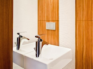 Realizacja - Kazubów - Z lustrem łazienka, styl nowoczesny - zdjęcie od Qbik Design