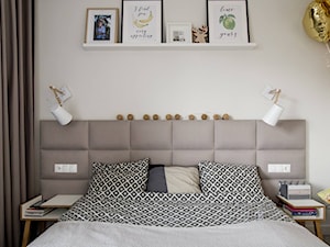RYDYGIERA - Mała szara sypialnia - zdjęcie od Qbik Design