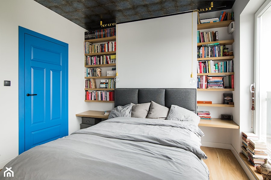 KAMION CROSS - Średnia biała sypialnia - zdjęcie od Qbik Design