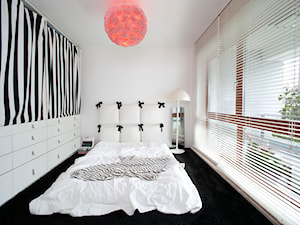 WILANÓW - Średnia biała sypialnia, styl vintage - zdjęcie od Sic!