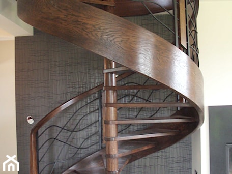 Aranżacje wnętrz - Schody: schody spiralne - Wood & Art schody. Przeglądaj, dodawaj i zapisuj najlepsze zdjęcia, pomysły i inspiracje designerskie. W bazie mamy już prawie milion fotografii!