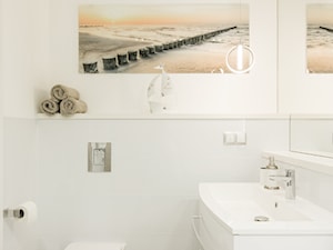 LUSTRZANY BLASK - Mała z lustrem łazienka, styl nowoczesny - zdjęcie od studio wnętrz URBAN-DESIGN Aleksandra Urban