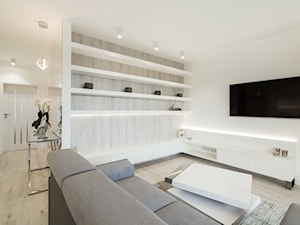 LUSTRZANY BLASK - Średni biały salon, styl nowoczesny - zdjęcie od studio wnętrz URBAN-DESIGN Aleksandra Urban