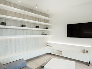 LUSTRZANY BLASK - Średni biały salon, styl nowoczesny - zdjęcie od studio wnętrz URBAN-DESIGN Aleksandra Urban