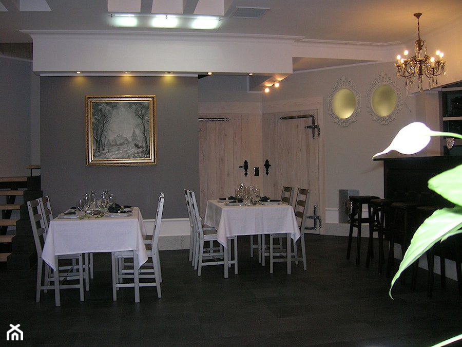 restauracja pod Grodziskiem Mazowieckim - zdjęcie od studio wnętrz URBAN-DESIGN Aleksandra Urban