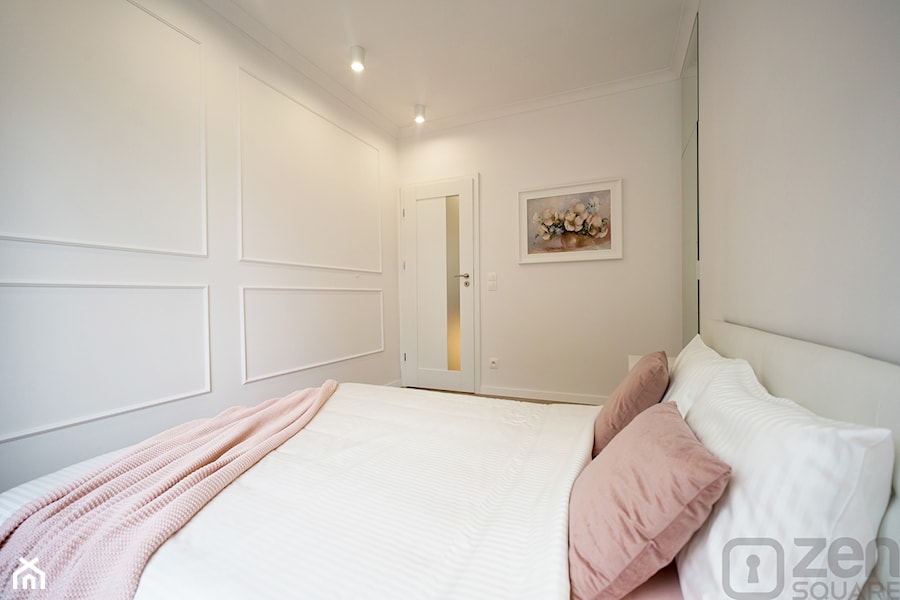 ELEGANCKA PRZESTRZEŃ DLA DWOJGA - Mała biała sypialnia, styl nowoczesny - zdjęcie od studio wnętrz URBAN-DESIGN Aleksandra Urban