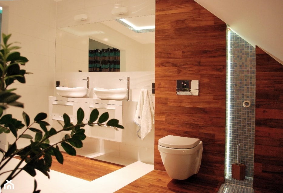 sypialnia z otwartą łazienką - Duża na poddaszu z dwoma umywalkami łazienka, styl nowoczesny - zdjęcie od AS DESIGN - Homebook