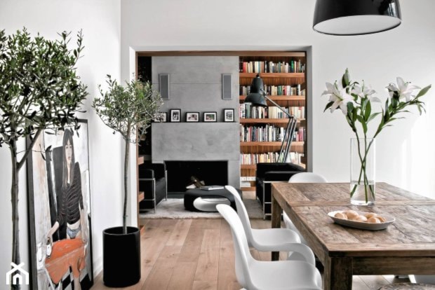 Dom pod Warszawą - Średnia biała jadalnia jako osobne pomieszczenie, styl nowoczesny - zdjęcie od Anyform