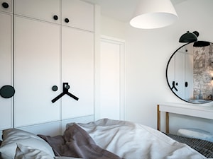 W wolnej głowie - Średnia biała sypialnia, styl skandynawski - zdjęcie od Studio projektowania wnętrz''Studio Aranżacji''