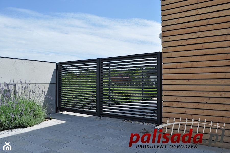 Brama nowoczesna aluminiowa - zdjęcie od PALISADA.PL producent ogrodzeń