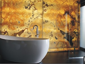Komorów - Średnia bez okna ze szkłem na ścianie łazienka, styl nowoczesny - zdjęcie od KLEMART