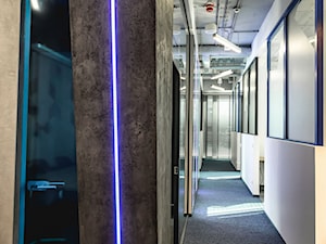 Przestrzeń biurowa Edge One Solutions - Warszawa - Duże białe biuro, styl nowoczesny - zdjęcie od SCALA DESIGN