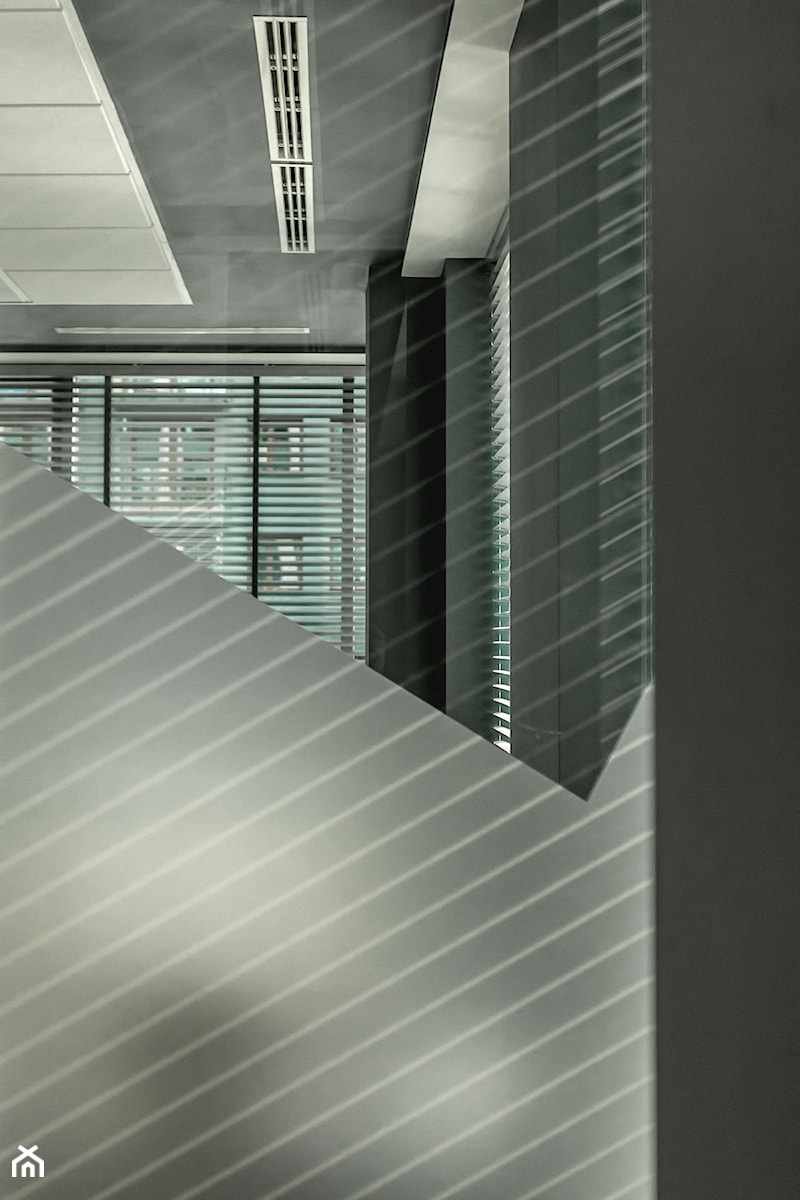 Przestrzeń biurowa Edge One Solutions - Warszawa - Małe szare biuro, styl nowoczesny - zdjęcie od SCALA DESIGN