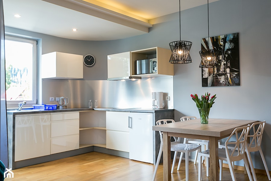 Pełne ciepła mieszkanie - Kuchnia, styl nowoczesny - zdjęcie od Art & Deco Design