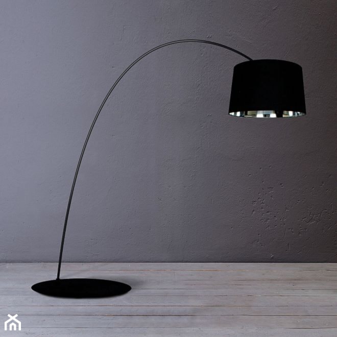 LAMPA PODŁOGOWA Z CZARNYM ABAŻUREM O SREBRNYM ŚRODKU - zdjęcie od AlmiDecor.com - Homebook