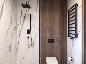 DOM JEDNORODZINNY JASTRZĘBIE ZDRÓJ 250M2 - Mała bez okna z marmurową podłogą łazienka, styl nowoczesny - zdjęcie od EDYTA SOWIŃSKA INTERIOR DESIGN
