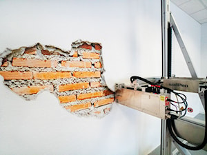 Dziura w ścianie - zdjęcie od Wall Jet