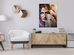 Salon z obrazem: BARBARA HEIER, JESTEM TUTAJ, 2023 - zdjęcie od Art in House Dom Aukcyjny i Galeria Sztuki