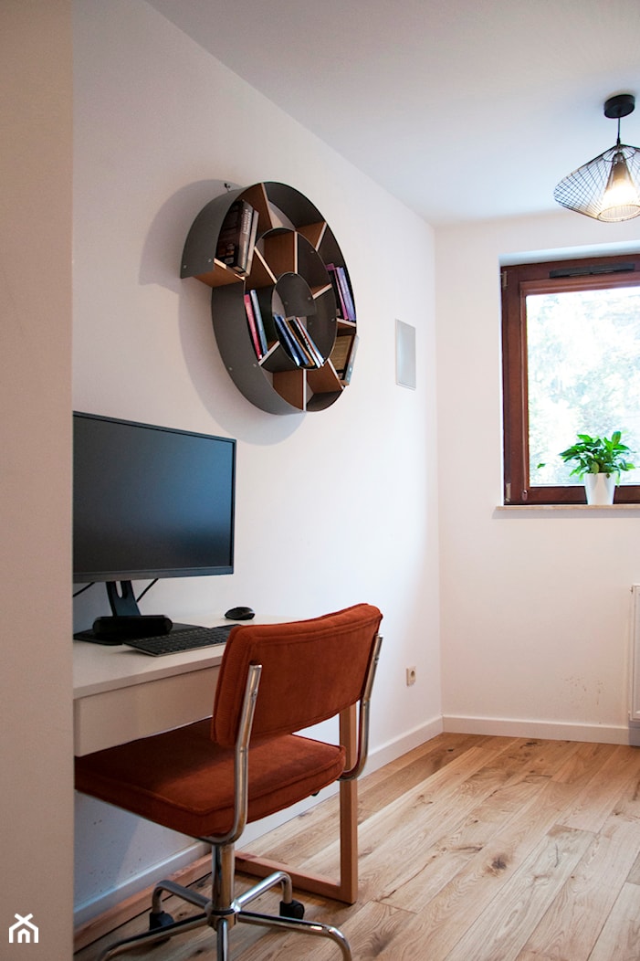Niewielkie mieszkanie w skandynawskim stylu - Sypialnia, styl nowoczesny - zdjęcie od MIKU grafika & wnętrza - Homebook