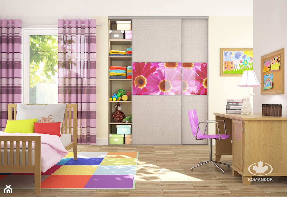 Pokój dziecka z szafą w zabudowie, różowe krzesło biurowe, kolorowy dywan