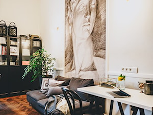 Biuro w centrum Krakowa - Średnie w osobnym pomieszczeniu z sofą białe biuro - zdjęcie od studiodeccor