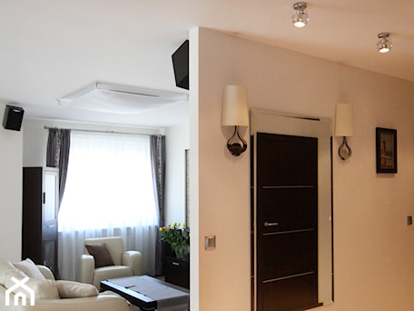 Aranżacje wnętrz - Hol / Przedpokój: Apartament Bartycka - Hol / przedpokój, styl nowoczesny - Studio-A Anna Wielgus. Przeglądaj, dodawaj i zapisuj najlepsze zdjęcia, pomysły i inspiracje designerskie. W bazie mamy już prawie milion fotografii!