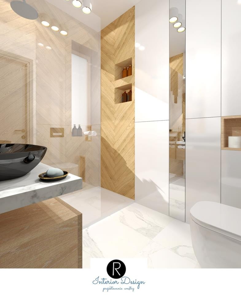 łazienka z prysznicem, drewno, calacatta, czerń i biel, zabudowa meblowa - zdjęcie od KATARZYNA ROŻEK R-INTERIOR DESIGN projektowanie wnętrz - Homebook
