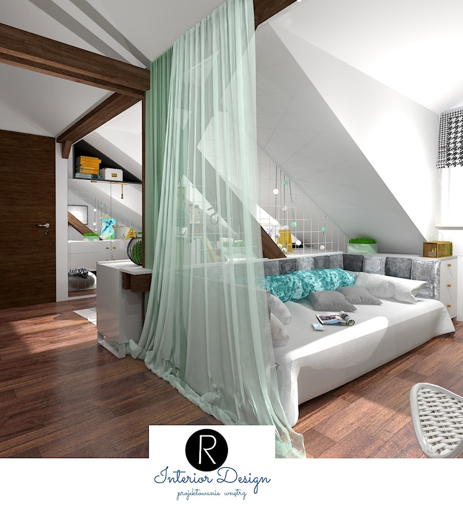 Pokój nastolatka na poddaszu, łóżko z zasłoną, łózko z kotarą, baldachimem - zdjęcie od KATARZYNA ROŻEK R-INTERIOR DESIGN projektowanie wnętrz