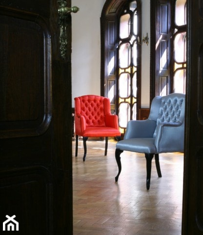 Grus - krzesła, fotele, kanapa, podnóżki w stylu glamour