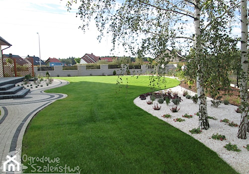 Ogród dla każdego - Duży ogród przed domem za domem, styl tradycyjny - zdjęcie od Ogrodowe Szaleństwo