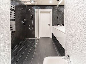 Realizacja łazienki w Rudzie Śląskiej - Średnia na poddaszu bez okna z lustrem łazienka, styl nowoczesny - zdjęcie od archi group