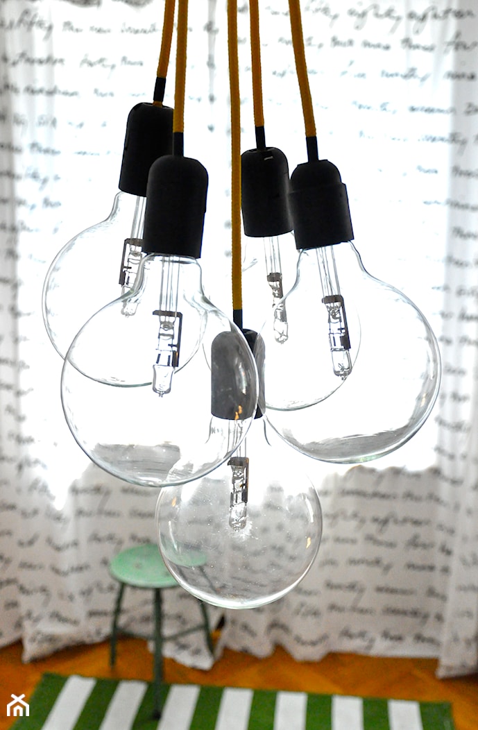 Lampa kule z kablem w oblocie - zdjęcie od Agnieszka Malec - Homebook