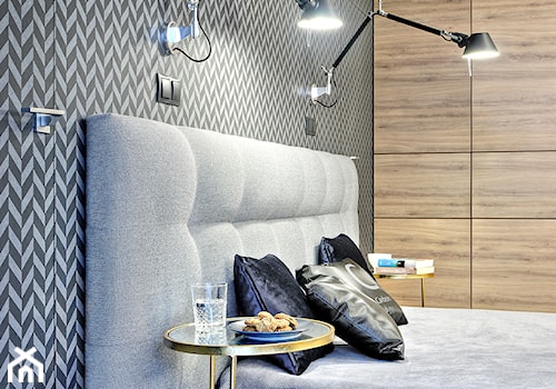 APARTAMENT OSIEDLE LEŚNE - Mała czarna sypialnia, styl nowoczesny - zdjęcie od Bekier Studio