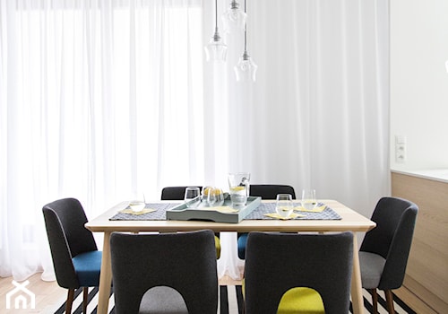 MIESZKANIE FORT BEMA - Mała biała jadalnia jako osobne pomieszczenie, styl nowoczesny - zdjęcie od Bekier Studio