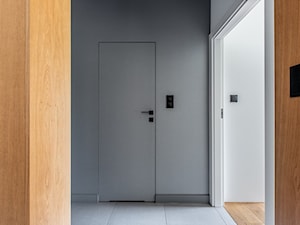 Drzwi ukryte z tapetą - zdjęcie od SOFT LOFT