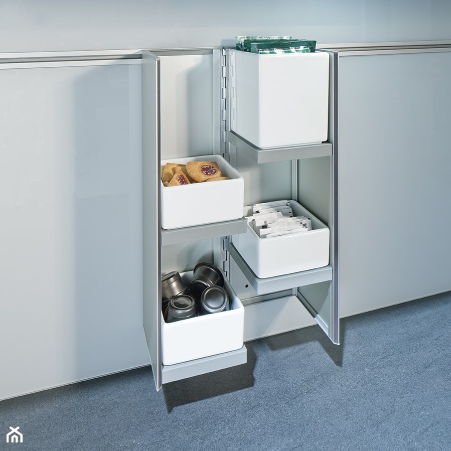 System Cube od next125 - Mała zamknięta z kamiennym blatem szara z zabudowaną lodówką kuchnia jednorzędowa, styl nowoczesny - zdjęcie od Konzept - niemieckie kuchnie
