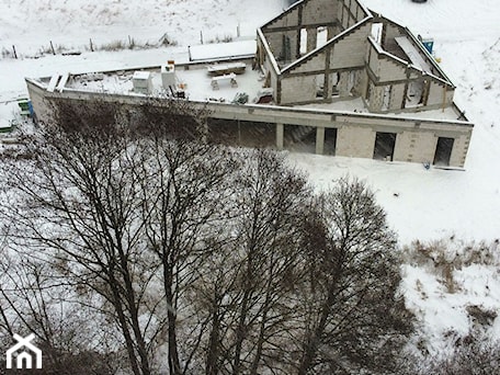 Aranżacje wnętrz - Domy: Dom trójkątny - Domy, styl nowoczesny - architekturastudio architekt Bogdan Jarocki. Przeglądaj, dodawaj i zapisuj najlepsze zdjęcia, pomysły i inspiracje designerskie. W bazie mamy już prawie milion fotografii!