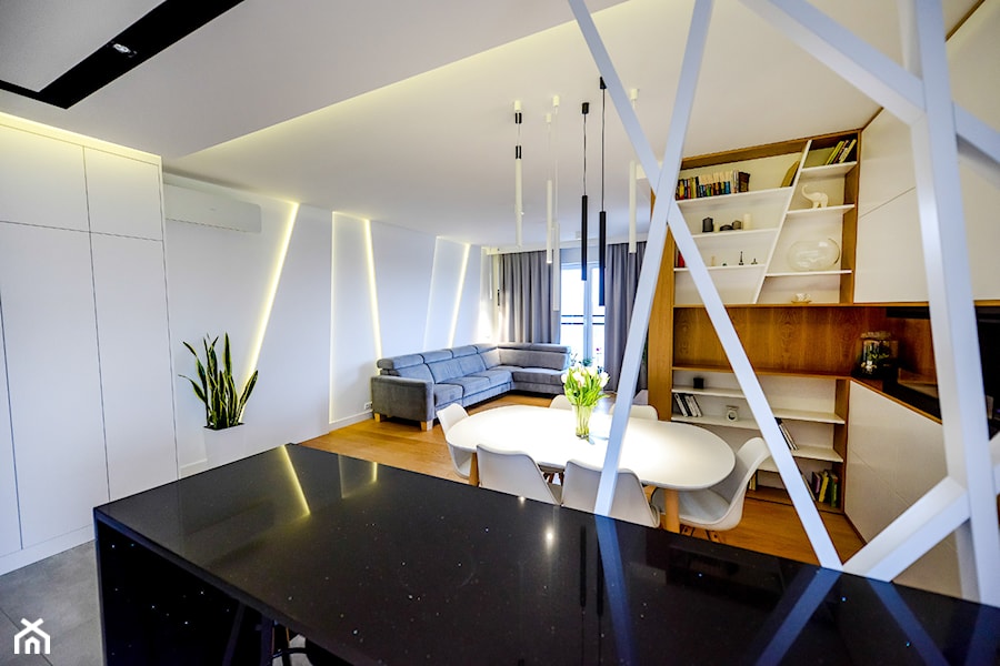 Comfort House - Średnia biała jadalnia jako osobne pomieszczenie - zdjęcie od Comfort House